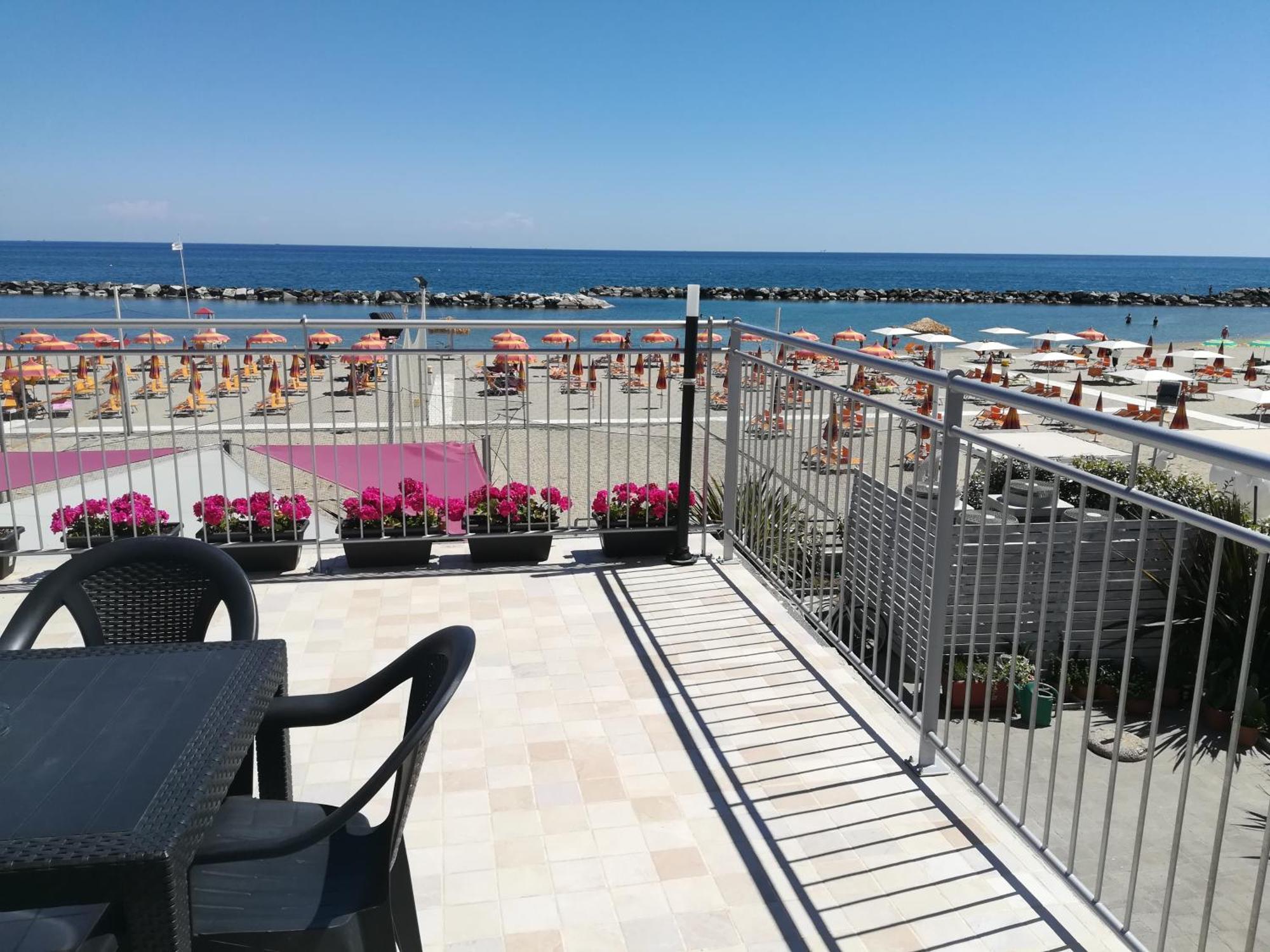 רימיני Hotel & Residence Cavalluccio Marino מראה חיצוני תמונה